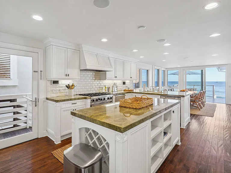 Cook with a view that inspires every moment.