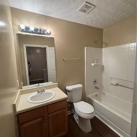 5869 Strathmoor Manor Cir — Photo 8