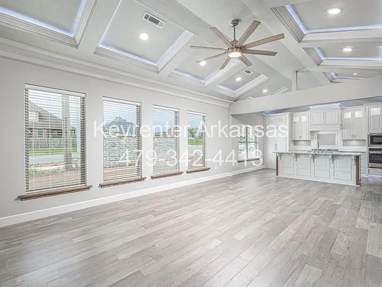 400 SW Ramsey Ln — Photo 3