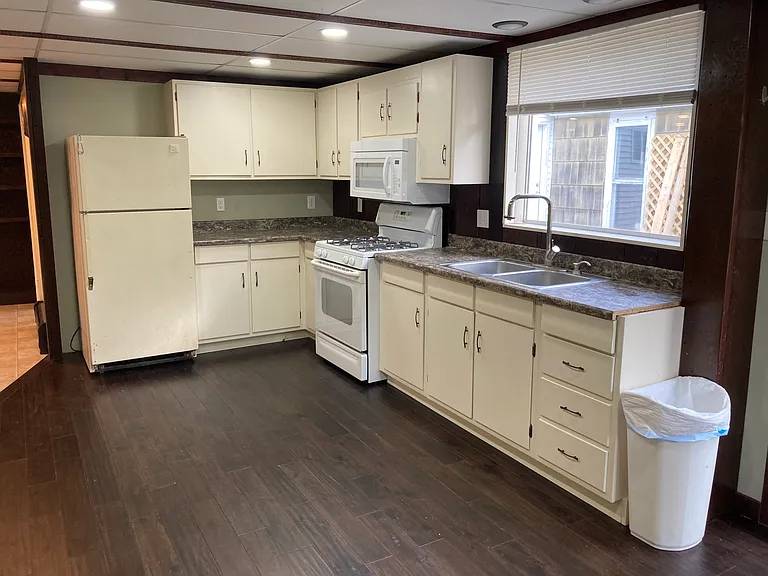 7615 Main St #1A — Photo 2