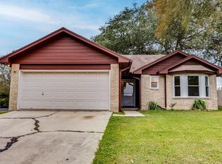 1710 Century Oaks Dr, Lockhart, TX 78644