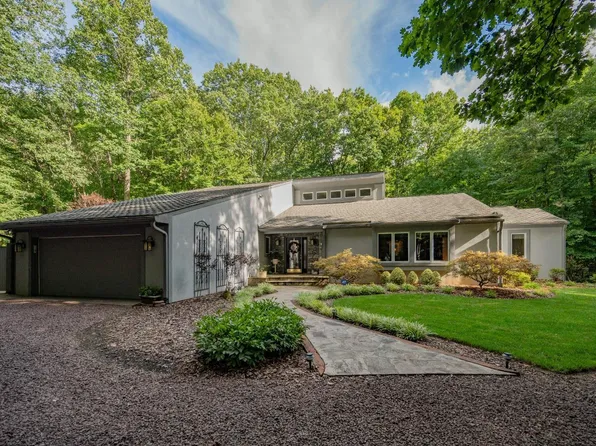 129 Woodmont Ln, Forest, VA 24551