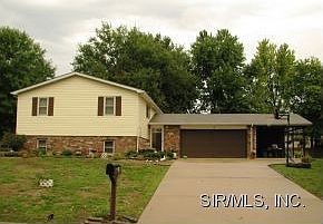 1st image of 18 Nassau Dr