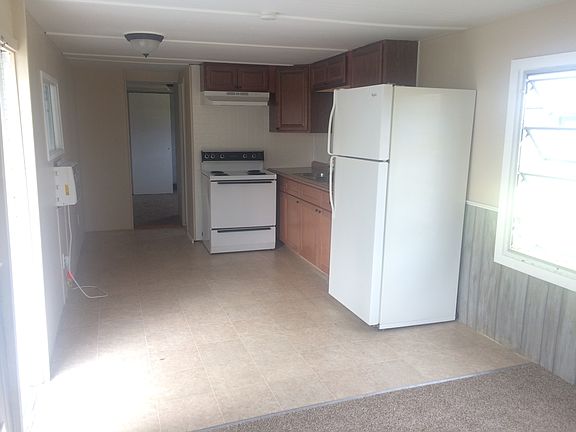 3rd image of 305 James Ave