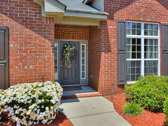 4th image of 148 Country Glen Ave
