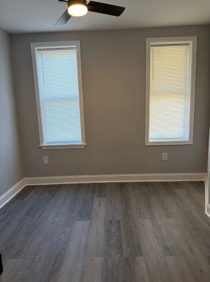 3317 Ravenwood Ave $500 Available (Shared Bath) — Photo 2
