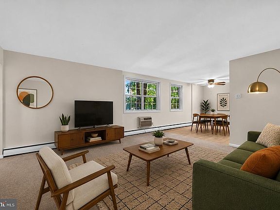 2nd image of 383 Lakeside Rd APT 205