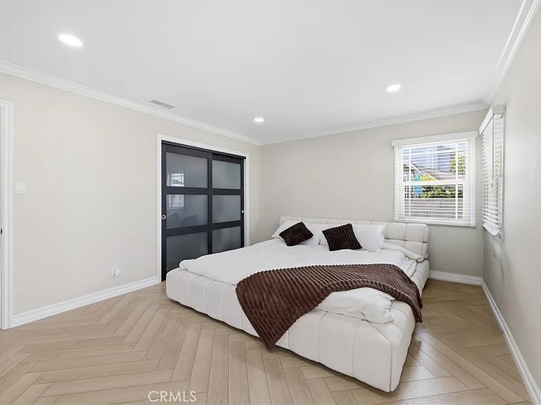 4809 Falcon Ave — Photo 11