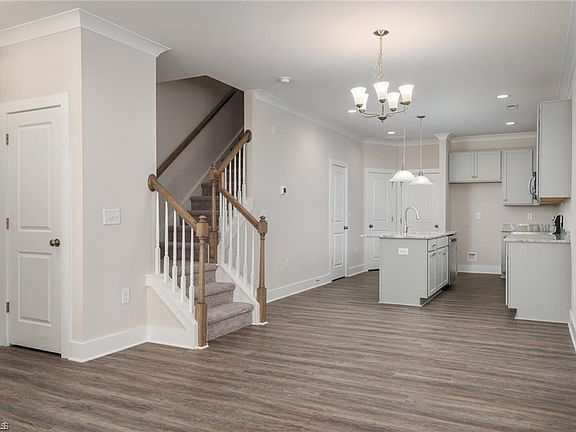 3rd image of 1427 Prospect Hill St