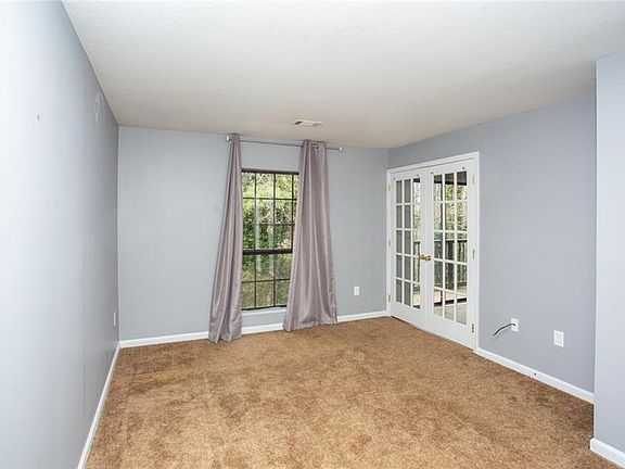 5th image of 4212 Pine Heights Dr NE