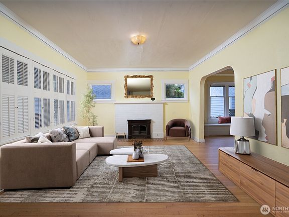 5th image of 2214 N Washington Street