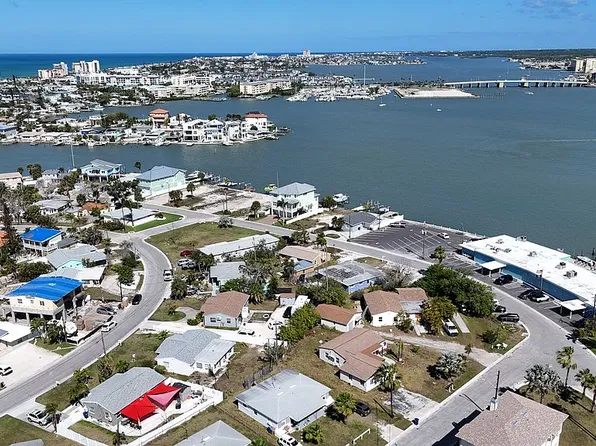 28 Lynn Way, Madeira Beach, FL 33708