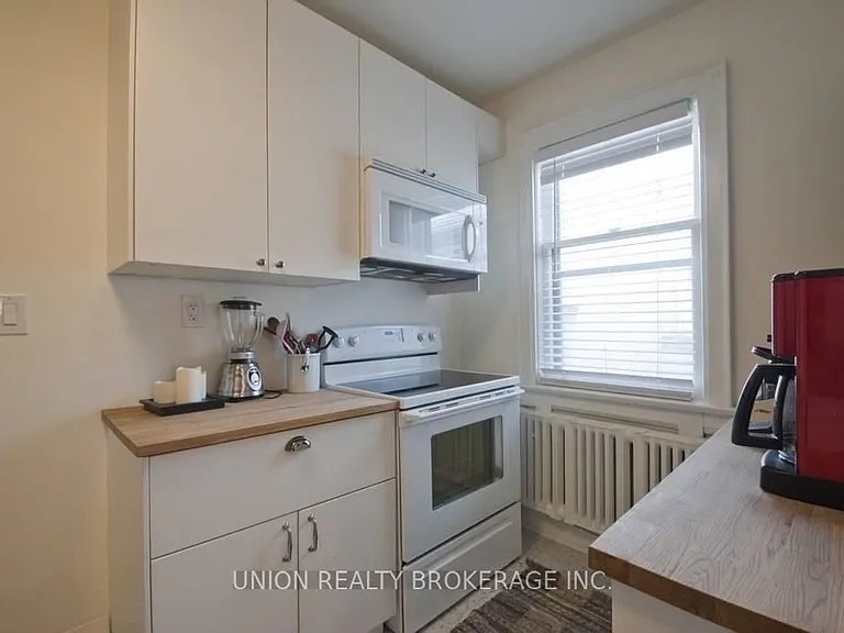 58 Scarboro Beach Blvd #UPPER — Photo 8