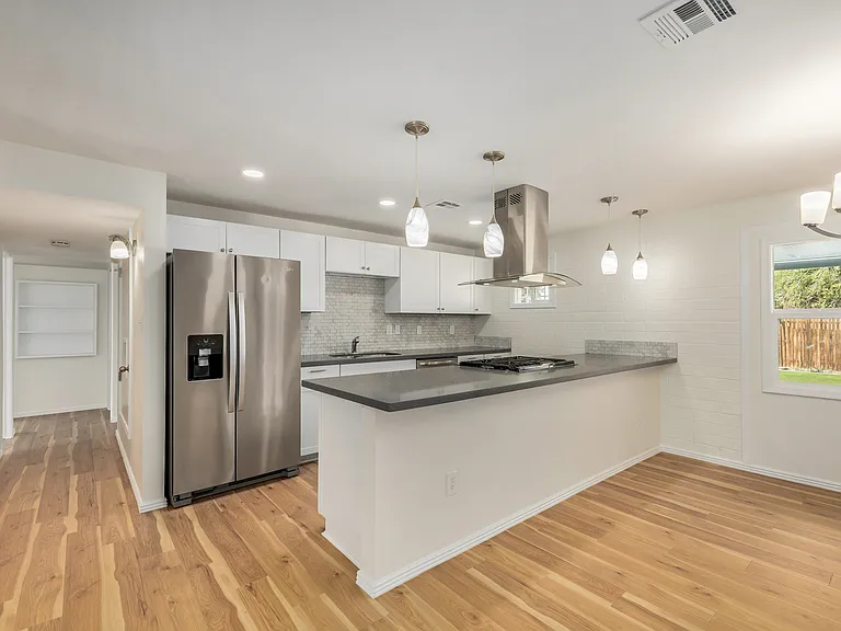 3234 E Friess Dr — Photo 6