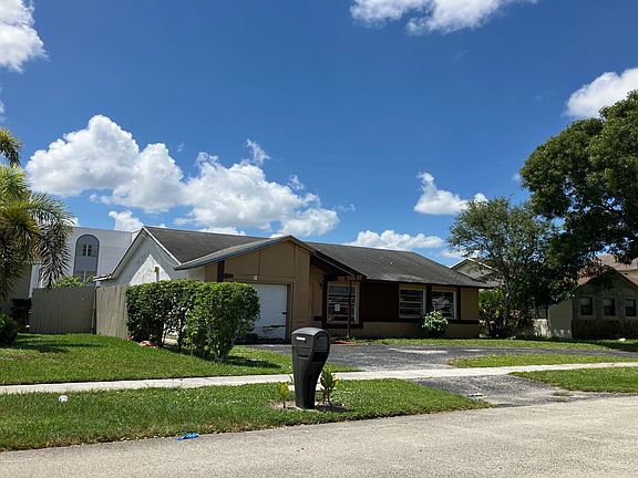 3rd image of 8206 West St #20