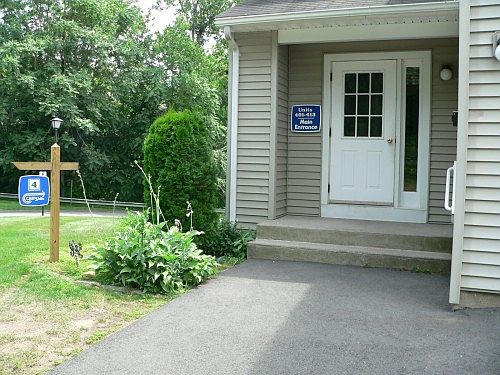 1st image of 406 Carlton Ln