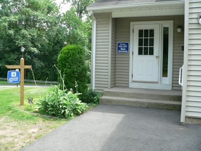 406 Carlton Ln, Rocky Hill, CT, 06067