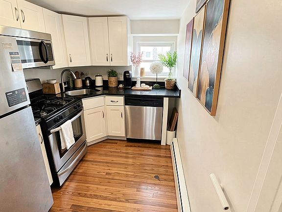 4th image of 99 Old Harbor St #3
