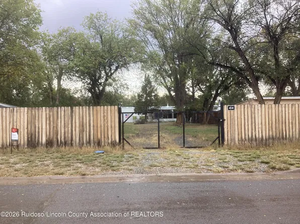 414 W 3rd St, Capitan, NM 88316