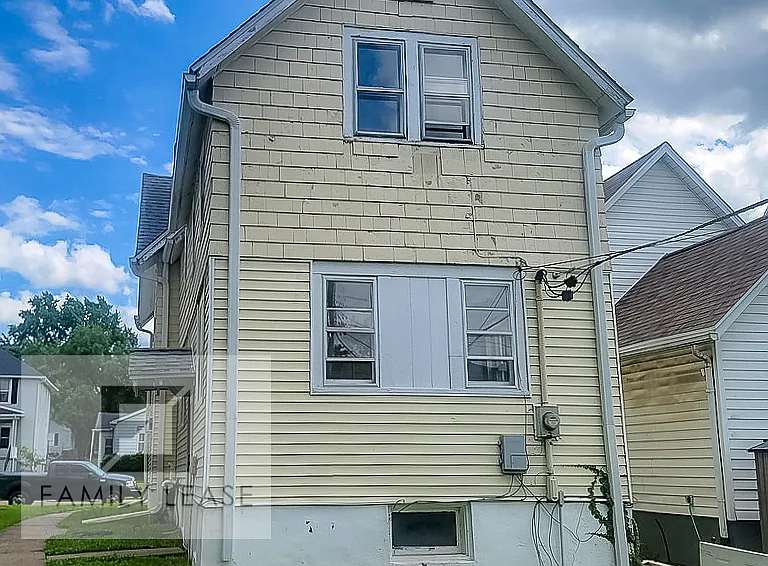 542 7th Ave S — Photo 45