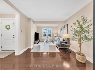 1580 Lancaster Dr #17, Oakville, ON