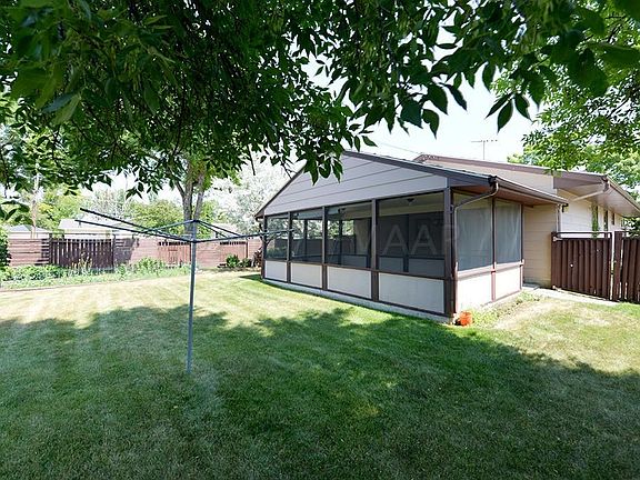 Attached Screened Patio