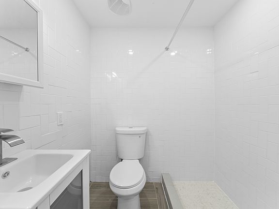 3rd image of 367 Palmetto St APT 2L