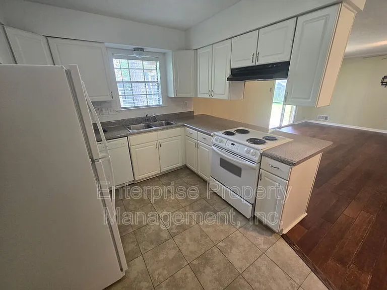 6967 Dawnhill Rd — Photo 9