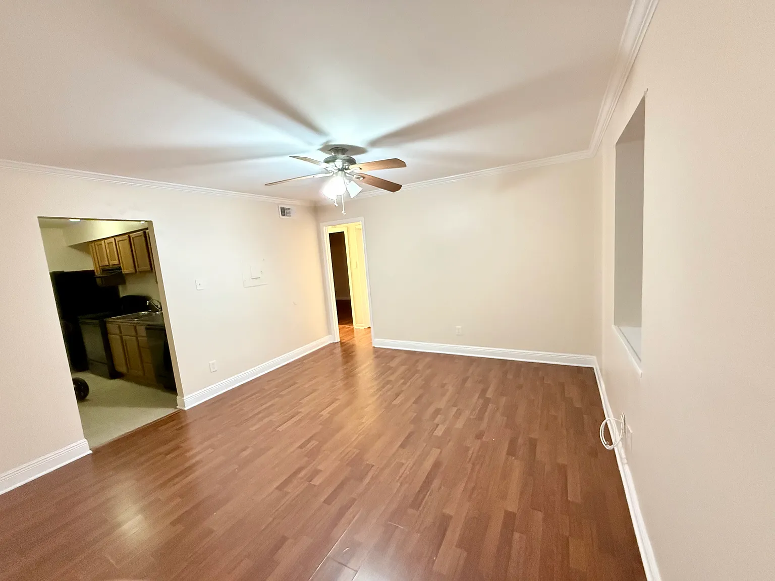 2 bed, 950 sqft, $1,380 — Photo 3