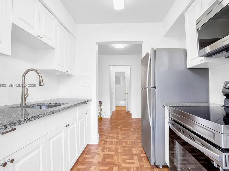 1836 Arthur St #9 — Photo 13