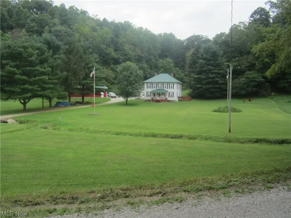 3293 Sheets Run Dr, Matamoras, OH 45767