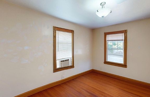 5th image of 21 Alpine St #2A