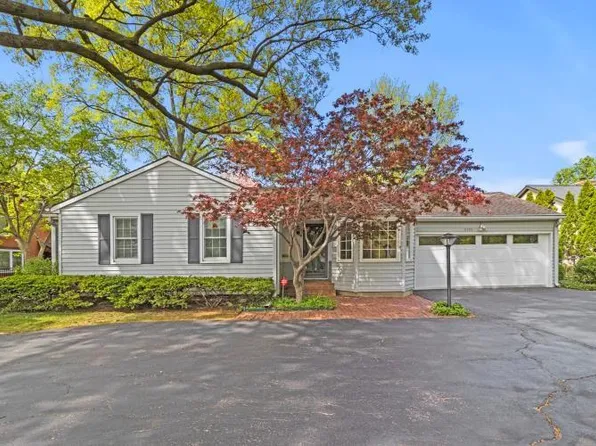 3300 W 71st St, Prairie Village, KS 66208