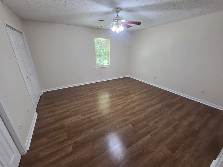 1233 Berdine Way — Photo 8