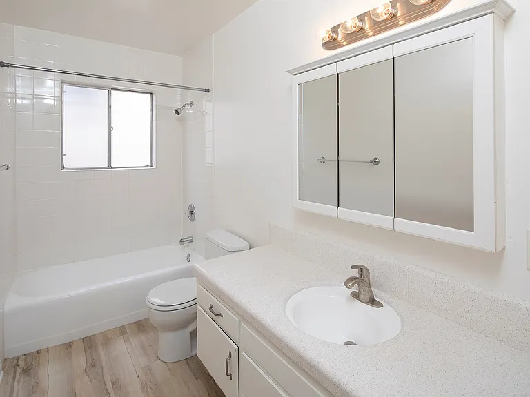 Bel Air Apartments — Photo 6