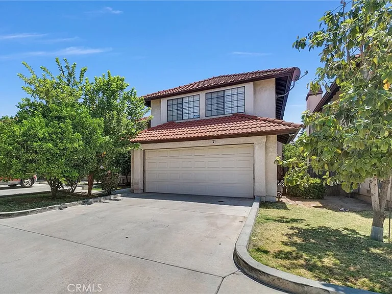11413 Lower Azusa Rd — Photo 2