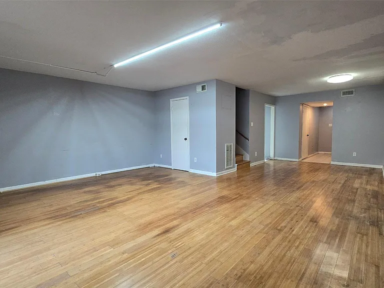 7913 Grove Ridge Dr — Photo 6