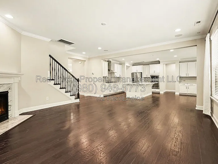 145 Barclay Dr — Photo 10