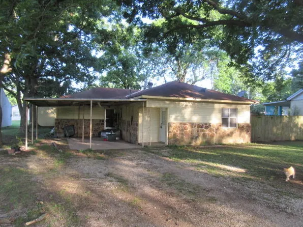137 N Springfield St, Welch, OK 74369
