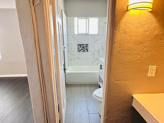 4th image of 527 W 3rd St #310