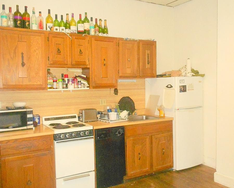 2nd image of 25 Aberdeen St APT 1F