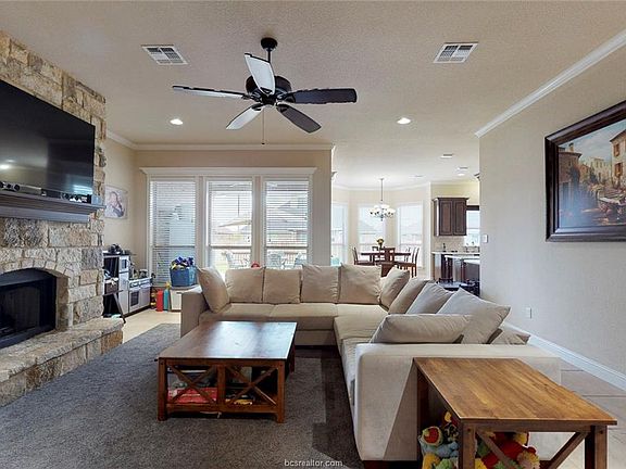 3rd image of 2103 Blackjack Dr