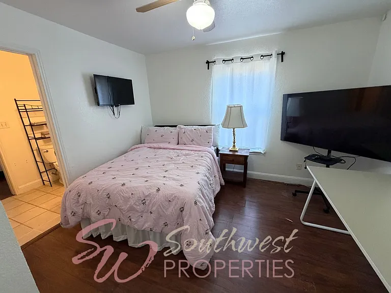 979 W Pecan St — Photo 10