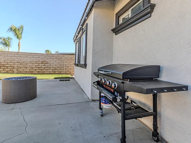4302 Shetland Ln — Photo 38