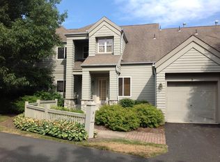 1 Windsor Ct, Hamburg, NJ 07419