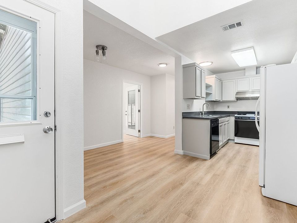 1st image of 1211 Lincoln Ave #B