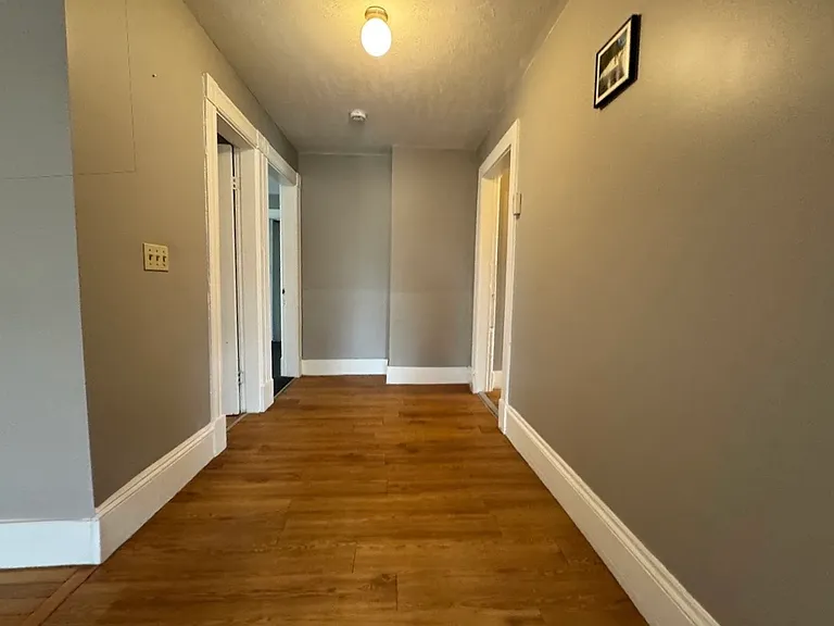 18 E Pearl St #B-3 — Photo 11