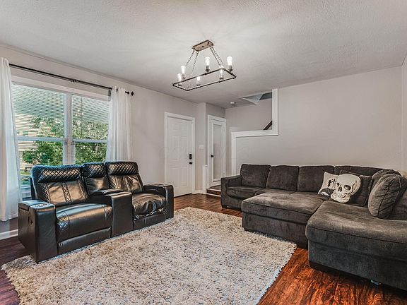 5th image of 199 N Terrace Ave