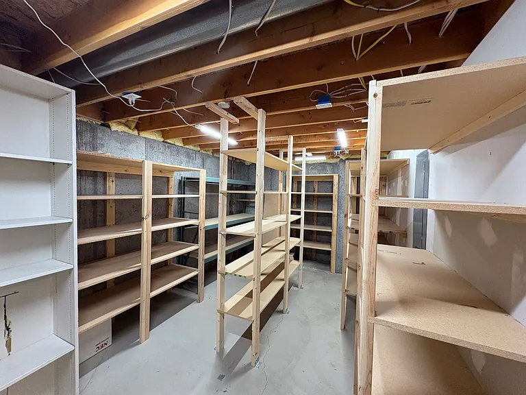 428 N 1200 E — Photo 59