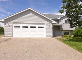 354 Overlook Dr, Ellsworth, WI 54011